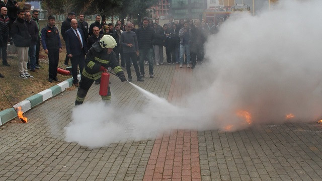 NEÜ sinde Yangından korunma ve önleme tahliye eğitimi